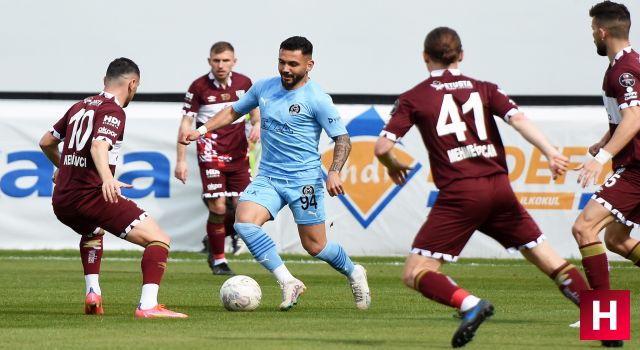 Manisa FK, 80 dakika 10 kişi oynayan rakibine 1-0 mağlup oldu