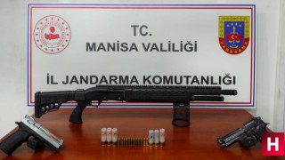 Araması bulunan kişi cephanelikle yakalandı