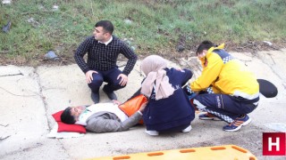 Kazaya müdahale edenlere kamyonet çarptı: 1 ölü, 1'i polis 3 yaralı